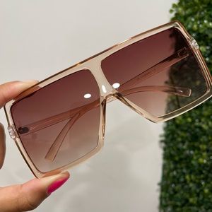 Tinted sunglasses 🍫